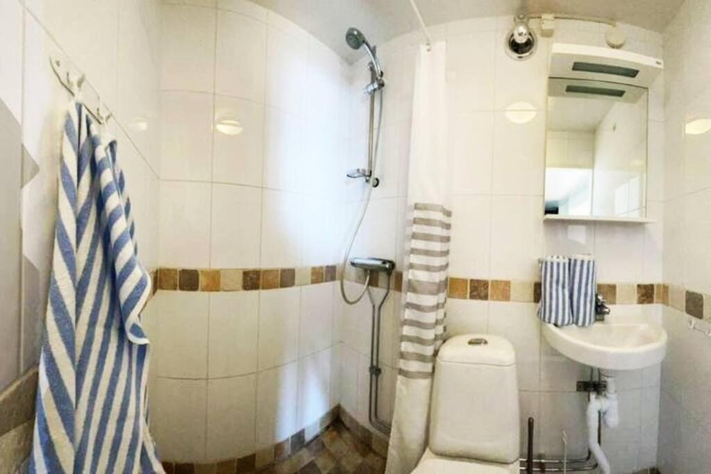 Östhammar Captivating Harbor View Suite מראה חיצוני תמונה