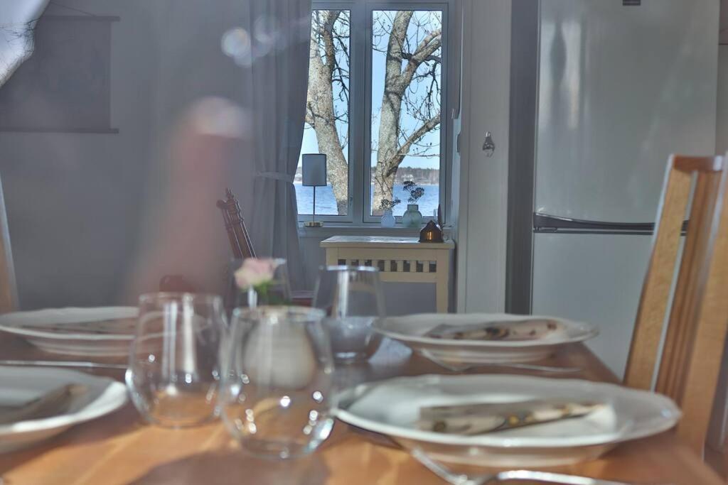 Östhammar Captivating Harbor View Suite מראה חיצוני תמונה
